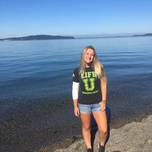 Meet your Posher, Emilie